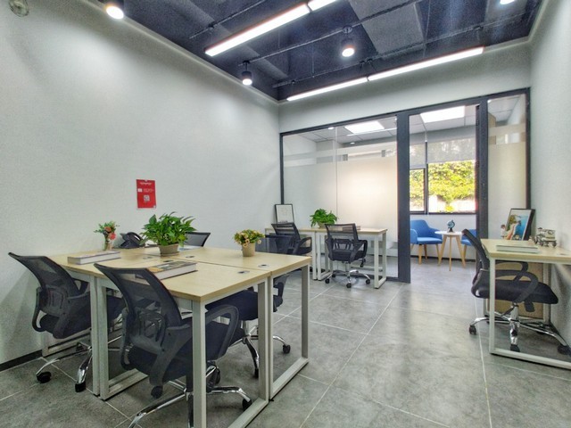 上海九脚塑料托盘批发厂家